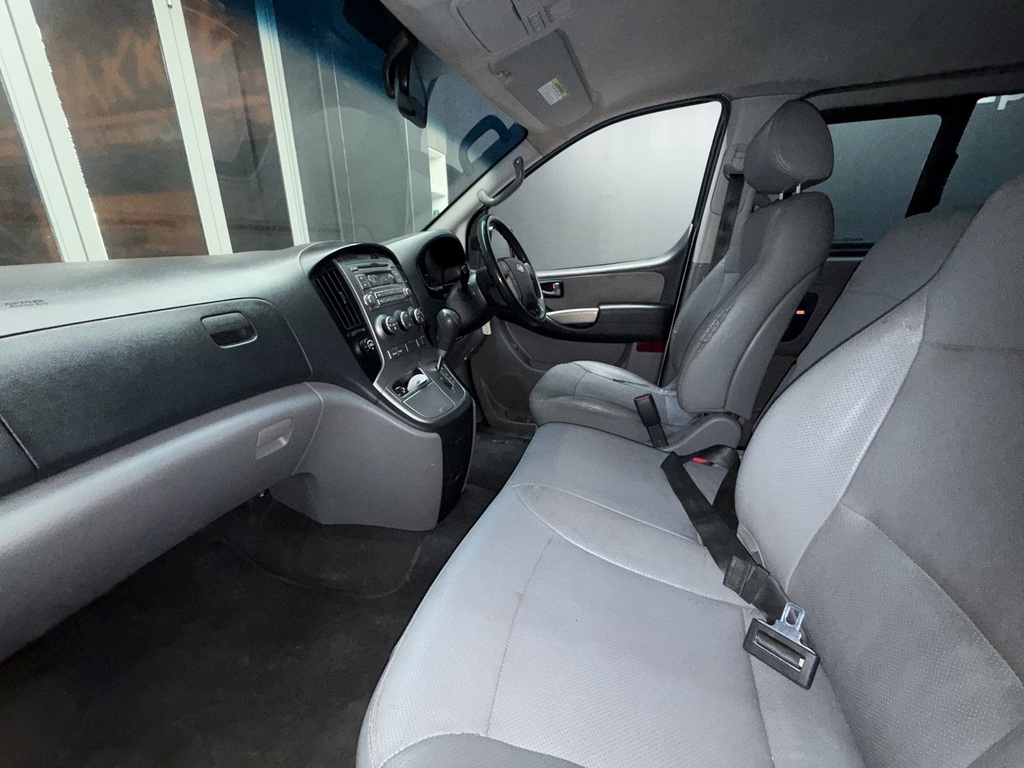 HYUNDAI H-1 H-1 2.5 CRDI (VGT) WAGON A/T - 8