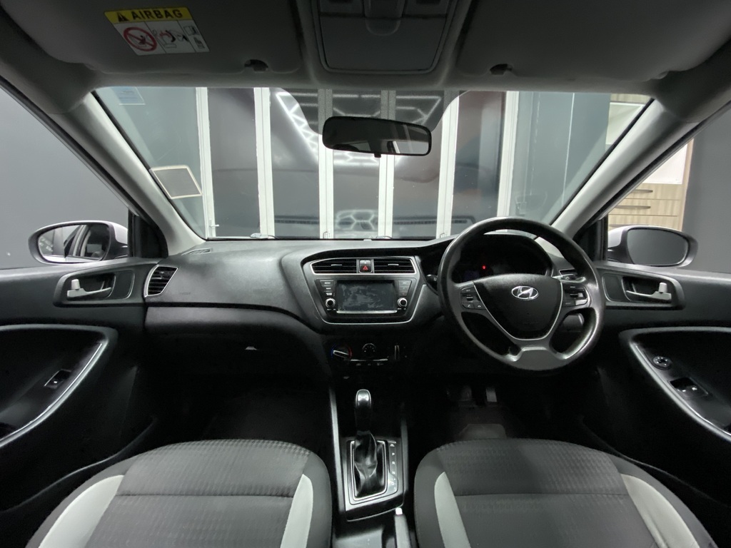 HYUNDAI i20 i20 1.4 MOTION A/T