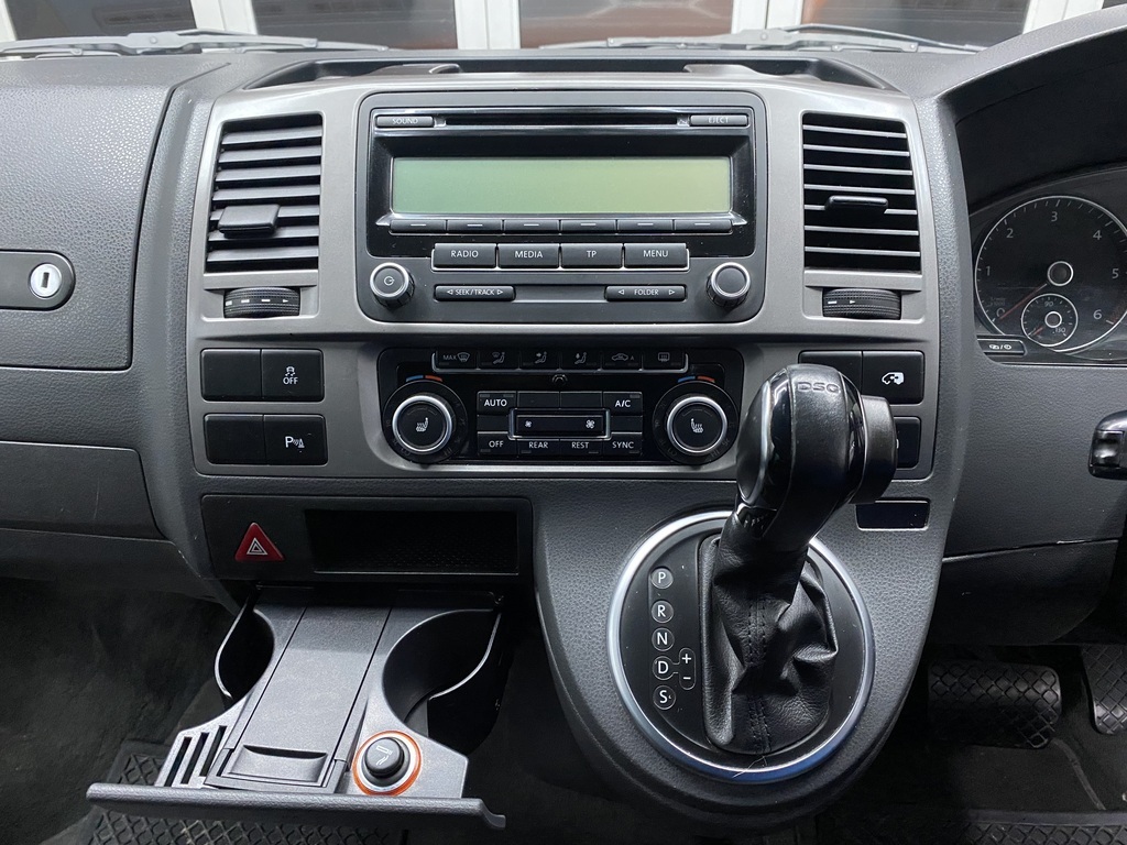 VOLKSWAGEN T5 T5 CARAVELLE 2.0 BiTDi DSG