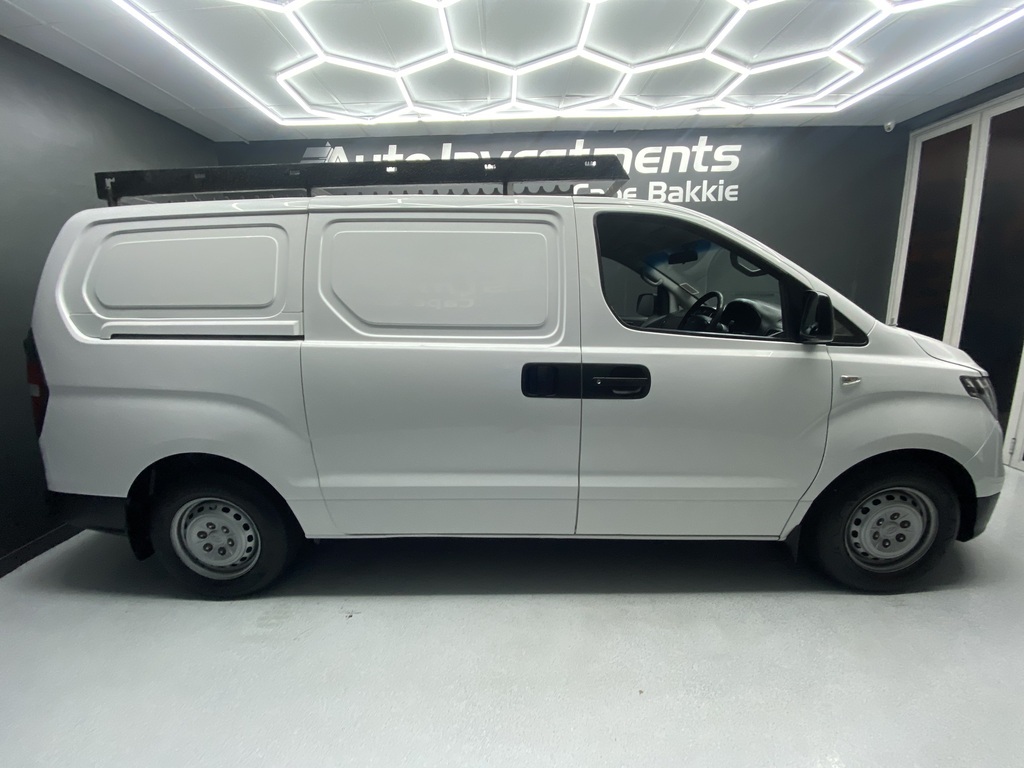 HYUNDAI H-1 H-1 2.5 CRDi A/C F/C P/V A/T
