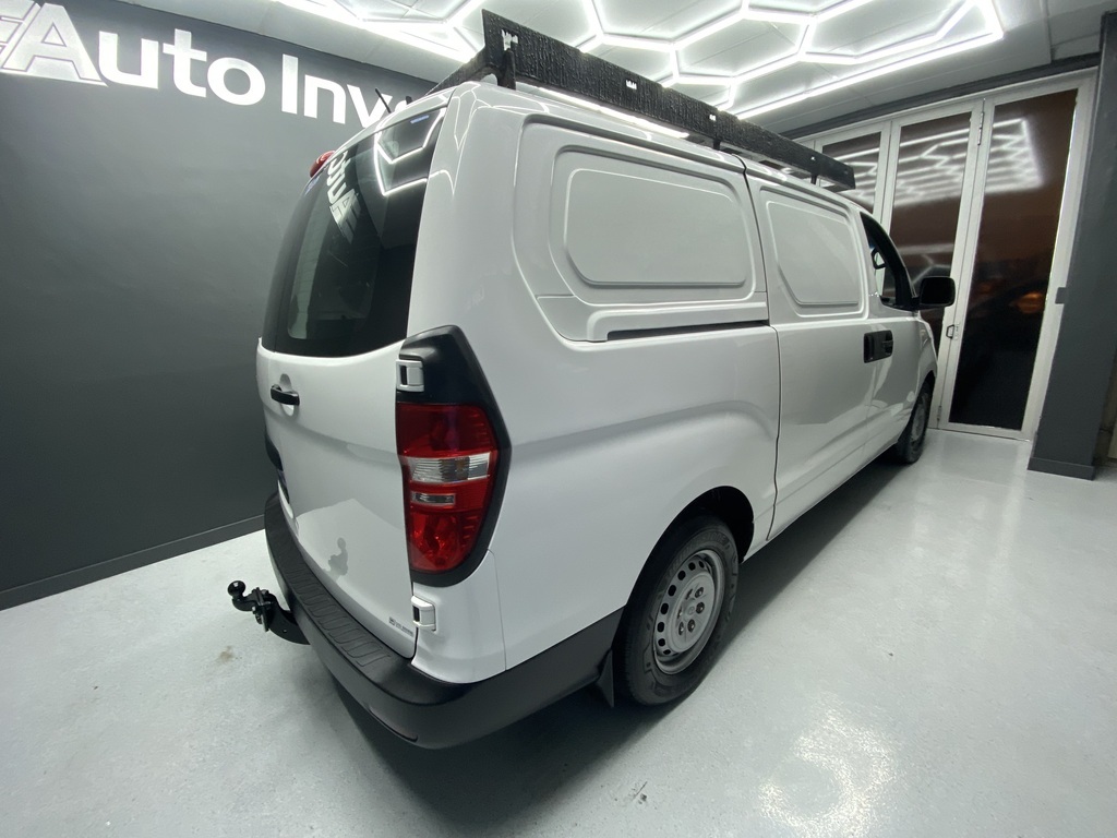 HYUNDAI H-1 H-1 2.5 CRDi A/C F/C P/V A/T
