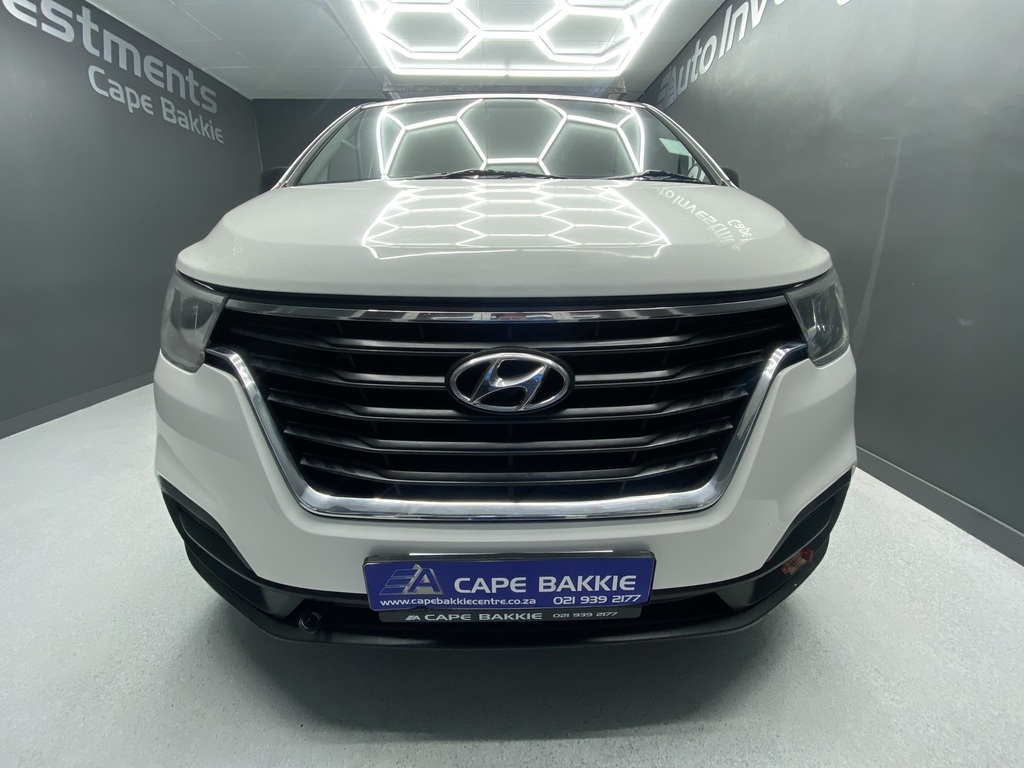 HYUNDAI H-1 H-1 2.5 CRDi A/C F/C P/V A/T