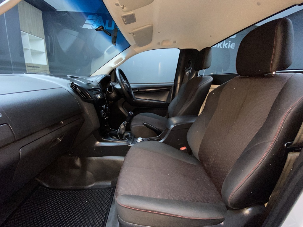 ISUZU D-MAX D-MAX 250 HO HI-RIDER 4X4 S/C P/U - 8