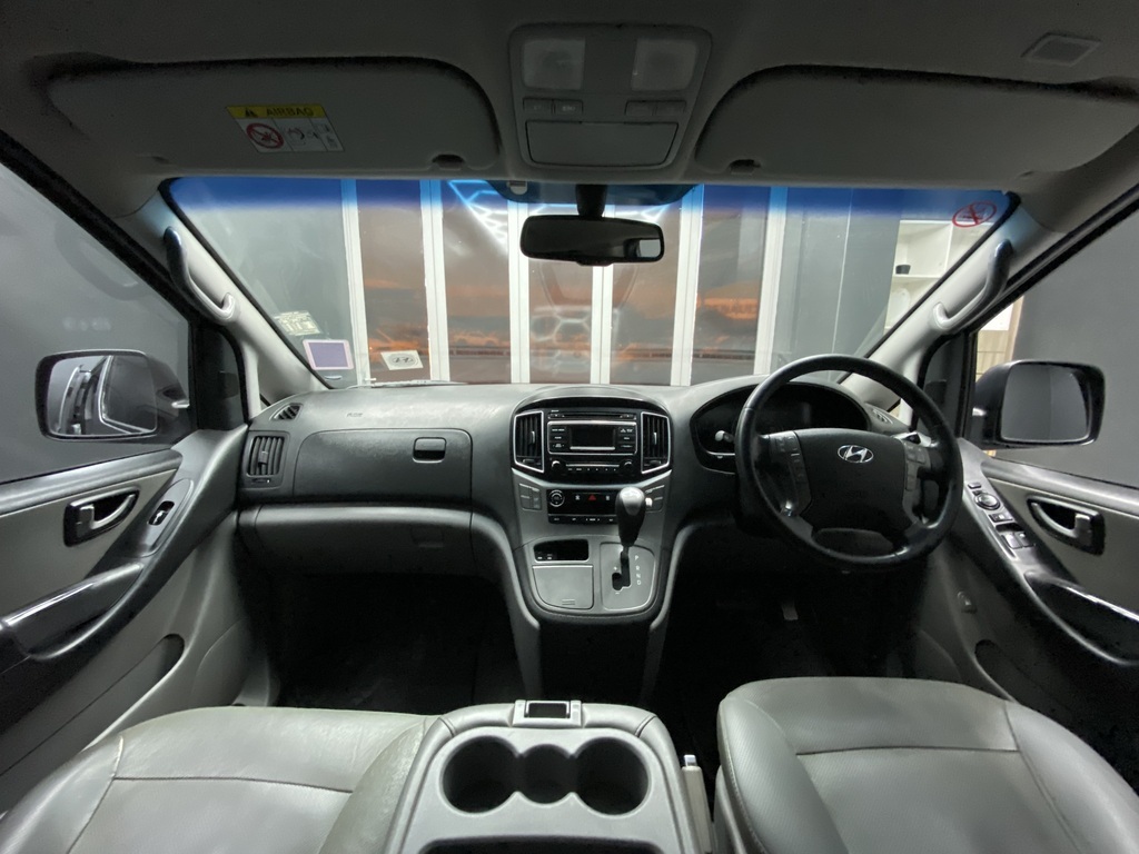 HYUNDAI H-1 H-1 2.5 CRDI WAGON A/T