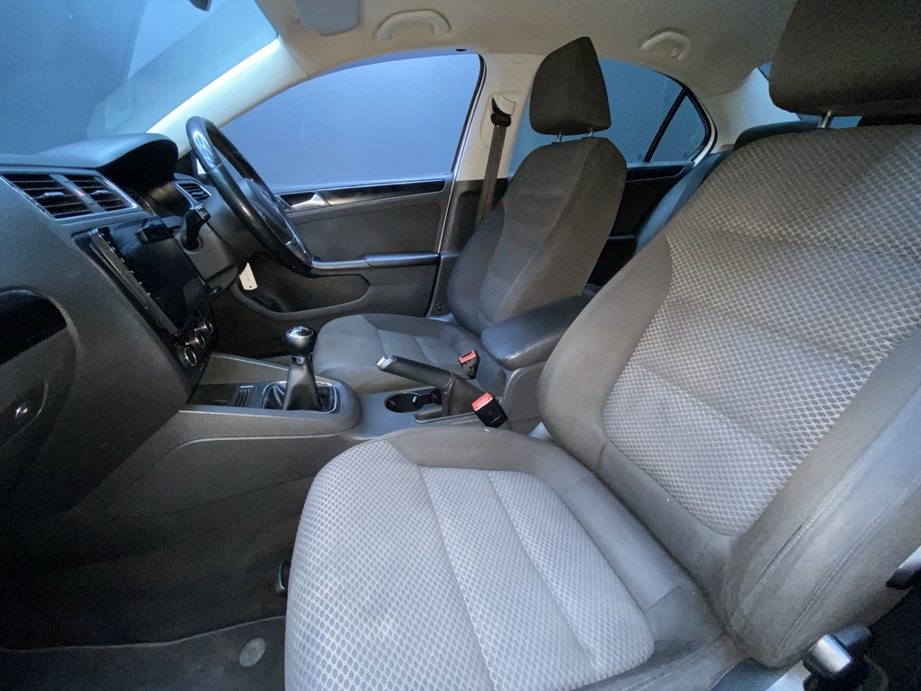 VOLKSWAGEN JETTA VI JETTA GP 1.6 TDI COMFORTLINE - 8