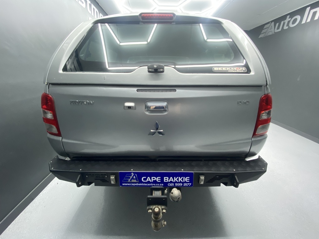 MITSUBISHI TRITON TRITON 2.4 Di-DC 4X4 A/T P/U D/C - 4