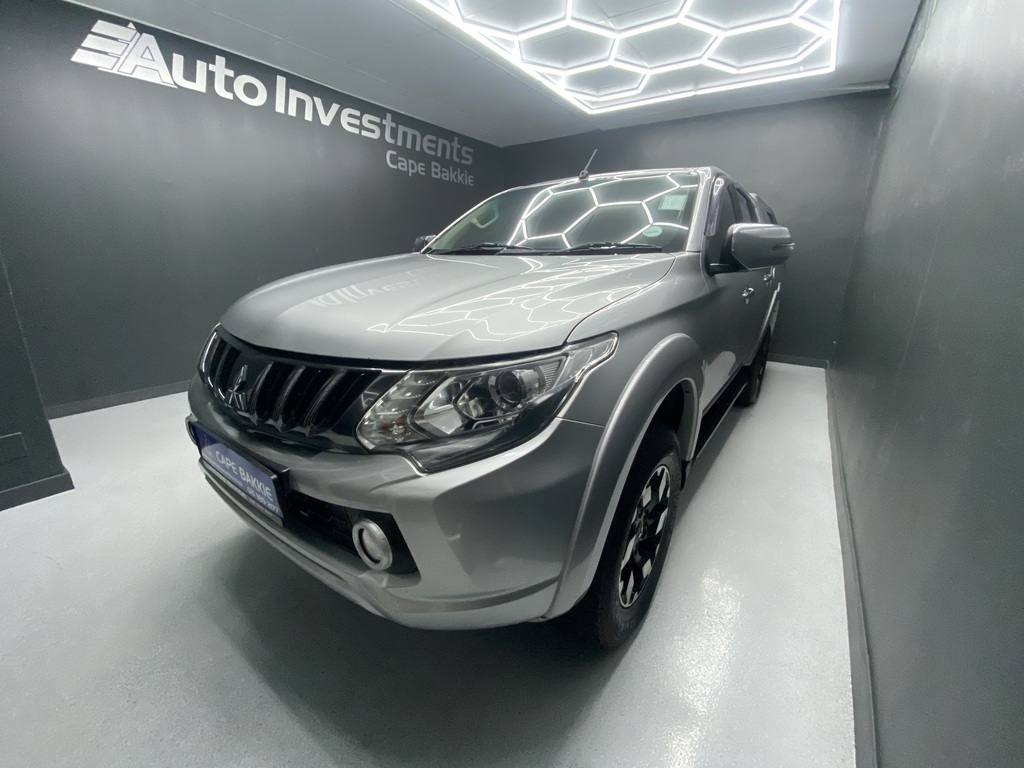 MITSUBISHI TRITON TRITON 2.4 Di-DC 4X4 A/T P/U D/C - 6