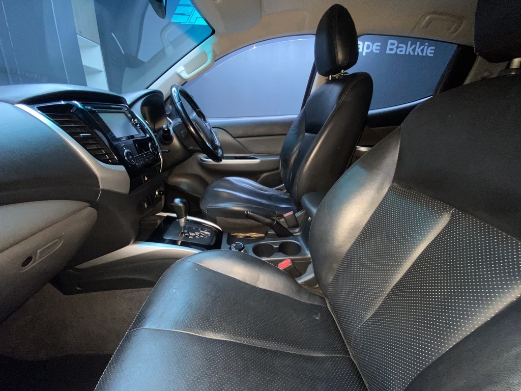 MITSUBISHI TRITON TRITON 2.4 Di-DC 4X4 A/T P/U D/C - 8