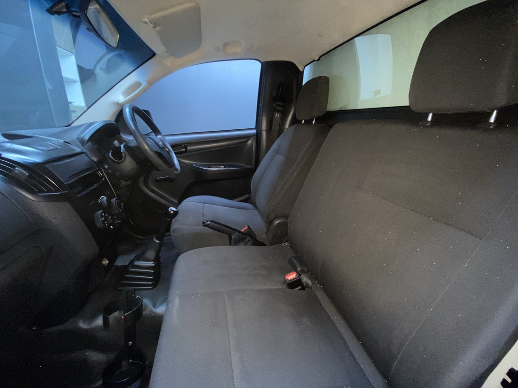 ISUZU D-MAX D-MAX 250C FLEETSIDE S/C P/U - 8