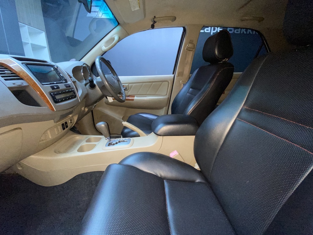 TOYOTA FORTUNER FORTUNER 3.0D-4D R/B A/T - 8