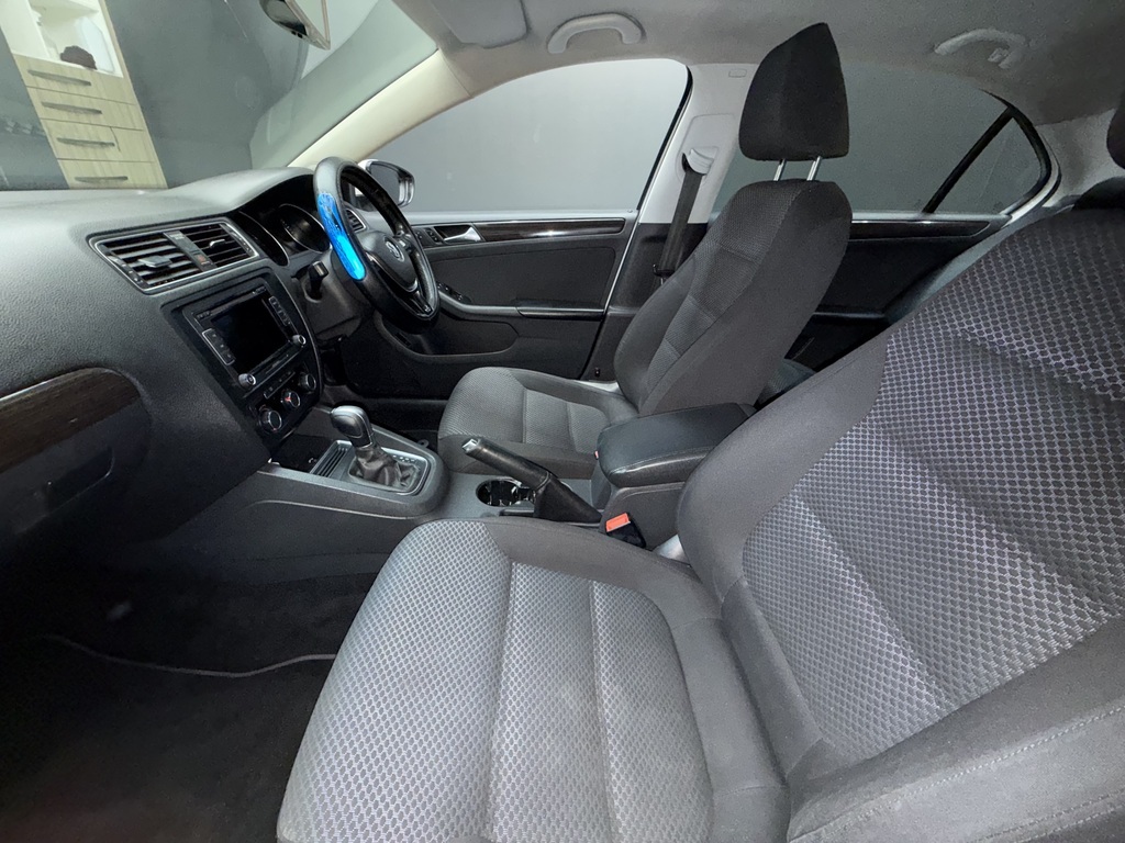 VOLKSWAGEN JETTA JETTA GP 1.6 TDI COMFORTLINE DSG - 8