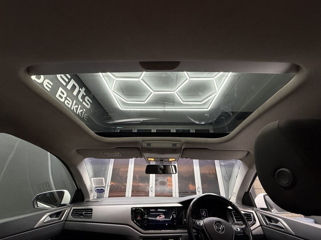 VOLKSWAGEN POLO POLO 1.0 TSI COMFORTLINE - 10