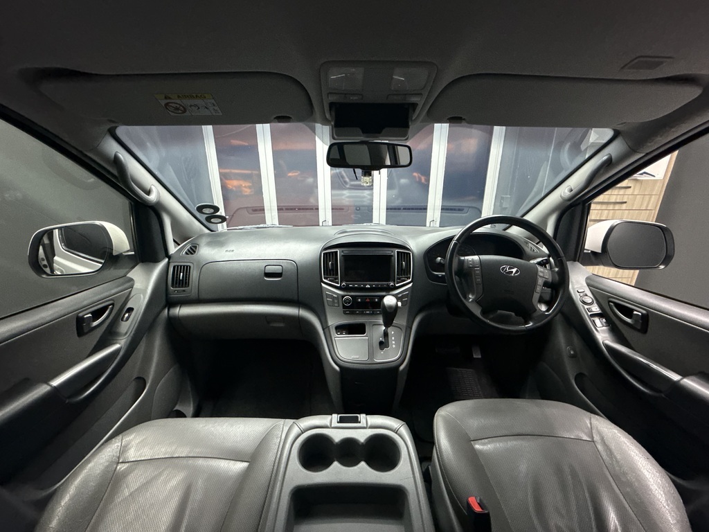 HYUNDAI H-1 H1 2.5 CRDi ELITE A/T (12 SEAT) - 12