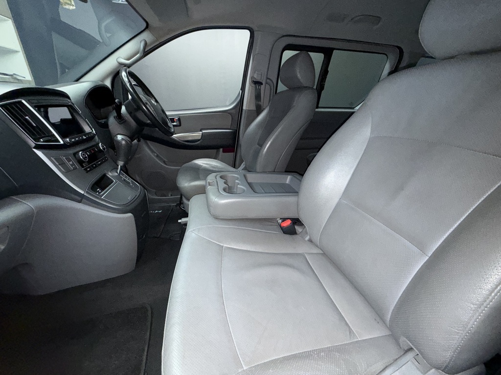 HYUNDAI H-1 H1 2.5 CRDi ELITE A/T (12 SEAT) - 8