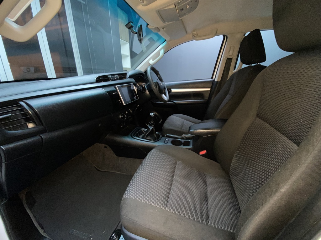 TOYOTA HILUX HILUX 2.4 GD-6 SRX 4X4 P/U D/C - 8