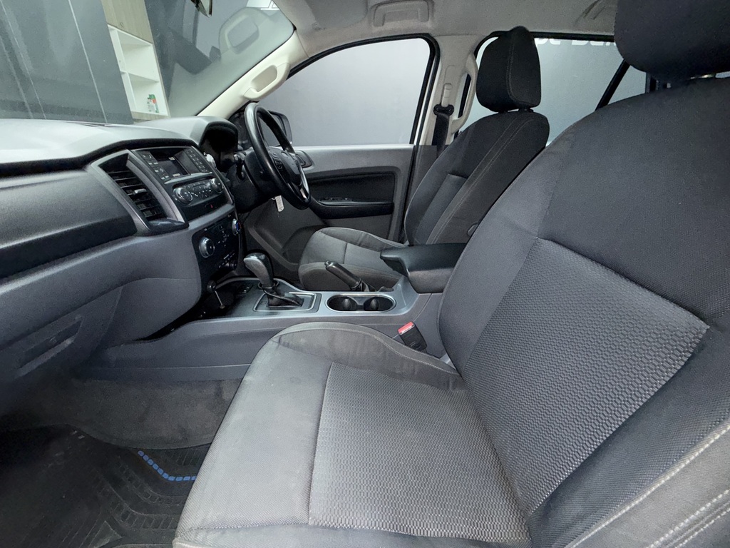 FORD EVEREST EVEREST 2.2 TDCi  XLS A/T - 7