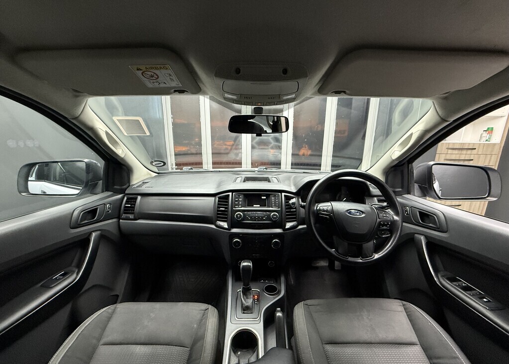 FORD EVEREST EVEREST 2.2 TDCi  XLS A/T - 9