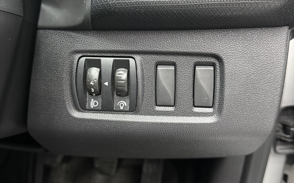 RENAULT CLIO IV CLIO IV 900T AUTHENTIQUE 5DR (66KW) - 13