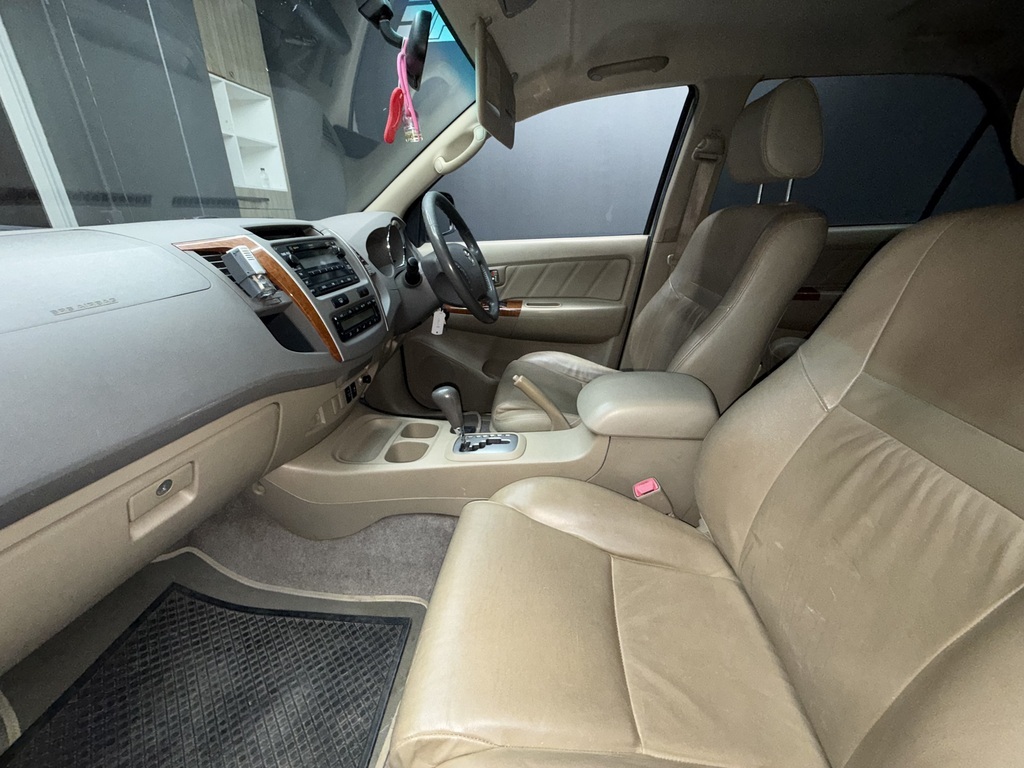 TOYOTA FORTUNER FORTUNER 3.0D-4D R/B A/T - 8