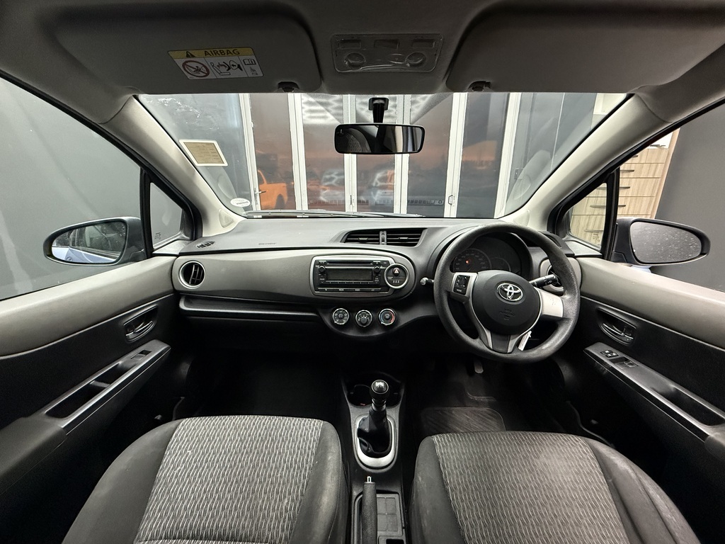 TOYOTA YARIS YARIS 1.3 XS 5Dr - 8