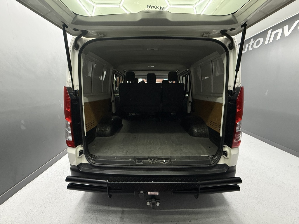 TOYOTA QUANTUM QUANTUM 2.8 LWB CREWCAB F/C P/V