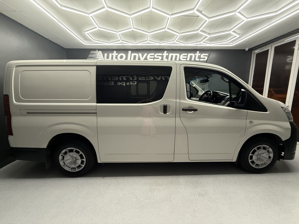 TOYOTA QUANTUM QUANTUM 2.8 LWB CREWCAB F/C P/V