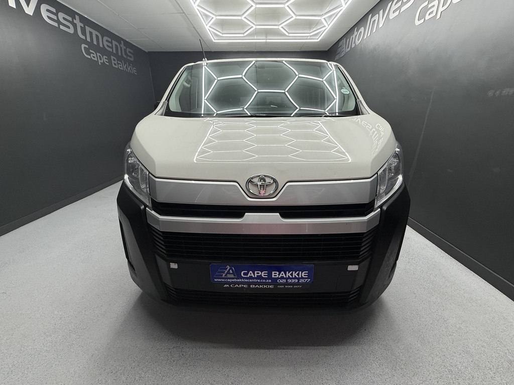 TOYOTA QUANTUM QUANTUM 2.8 LWB CREWCAB F/C P/V