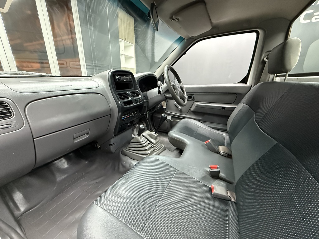 NISSAN HARDBODY HARDBODY NP300 2.5 TDi LWB 4X4 P/U S/C - 8