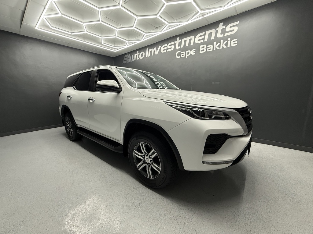 TOYOTA FORTUNER FORTUNER 2.4GD-6 R/B - 1