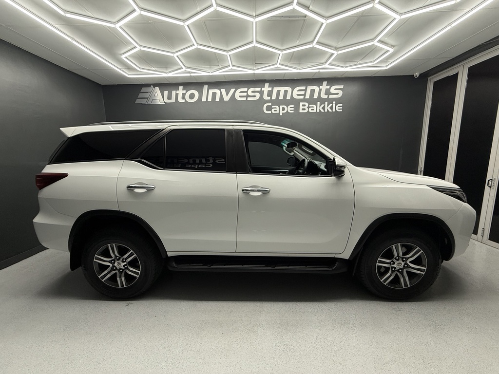TOYOTA FORTUNER FORTUNER 2.4GD-6 R/B - 2
