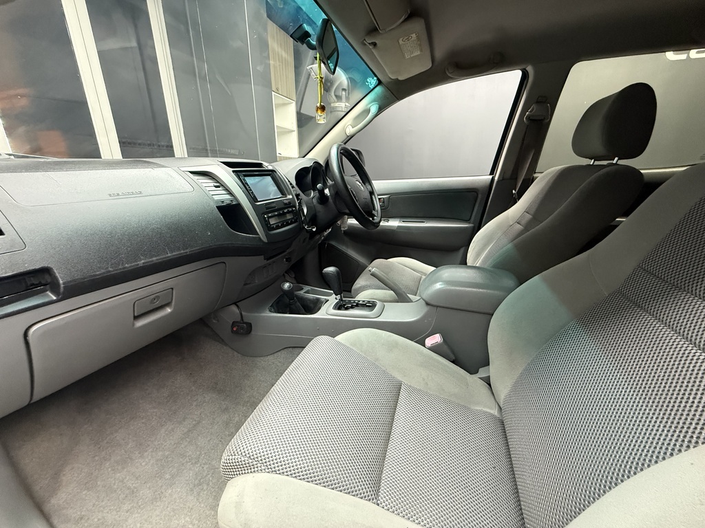 TOYOTA HILUX HILUX 3.0 D-4D RAIDER 4X4 A/T P/U D/C - 9