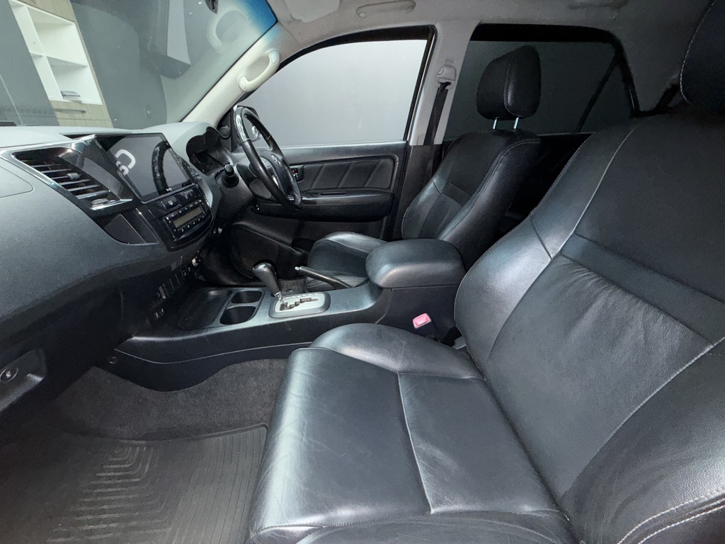 TOYOTA FORTUNER FORTUNER 3.0D-4D R/B A/T - 8