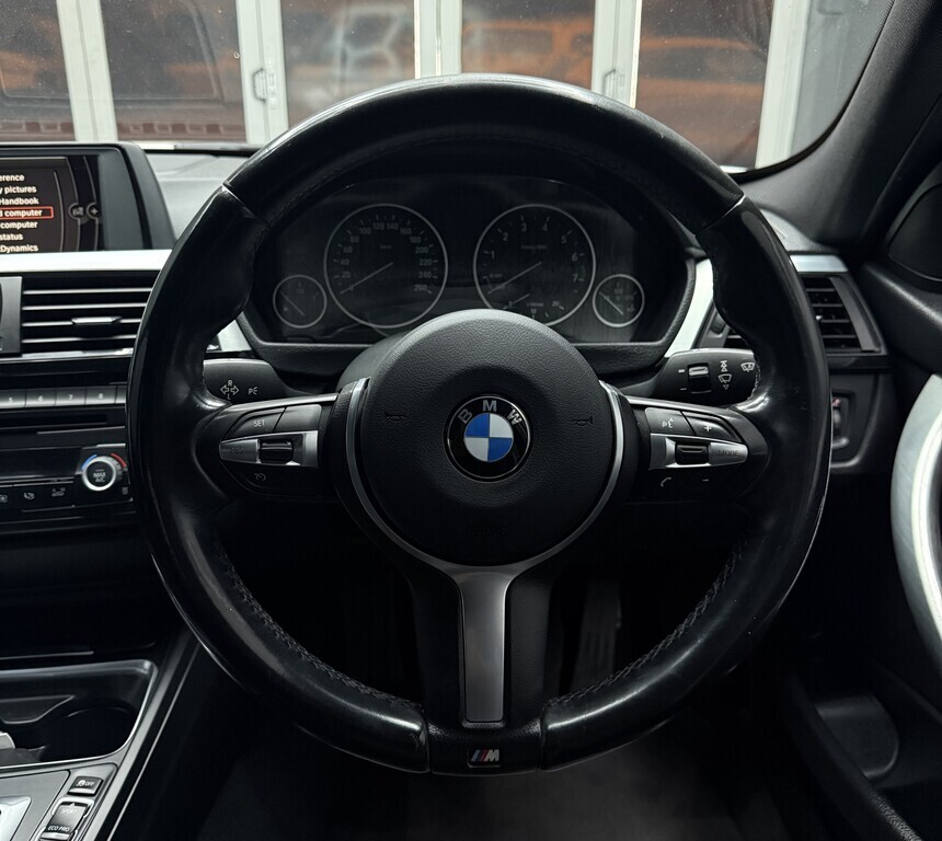 BMW 3 SERIES 320i M SPORT (F30) - 12