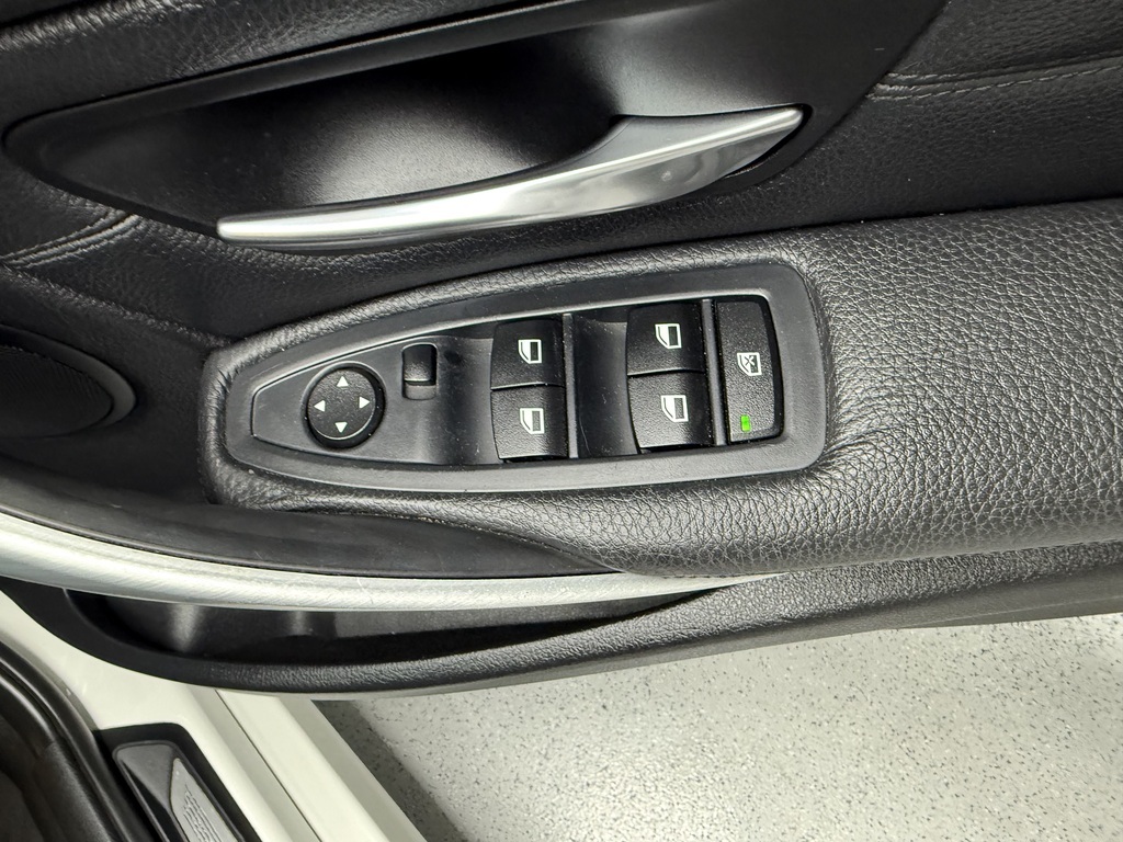 BMW 3 SERIES 320i M SPORT (F30) - 13