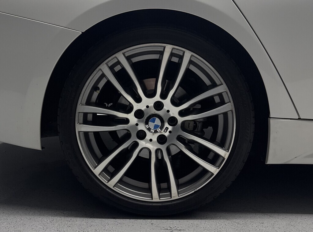 BMW 3 SERIES 320i M SPORT (F30) - 16