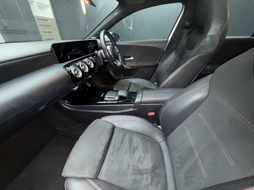 MERCEDES-BENZ A CLASS A 200 A/T - 8