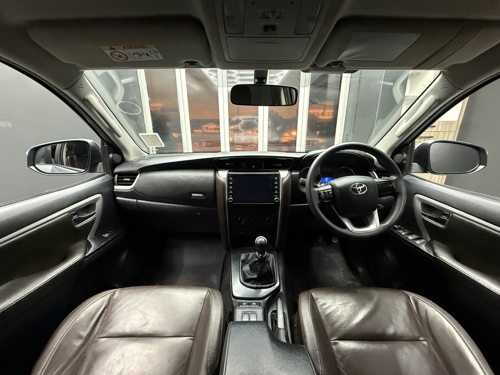 TOYOTA FORTUNER FORTUNER 2.4GD-6 R/B - 11