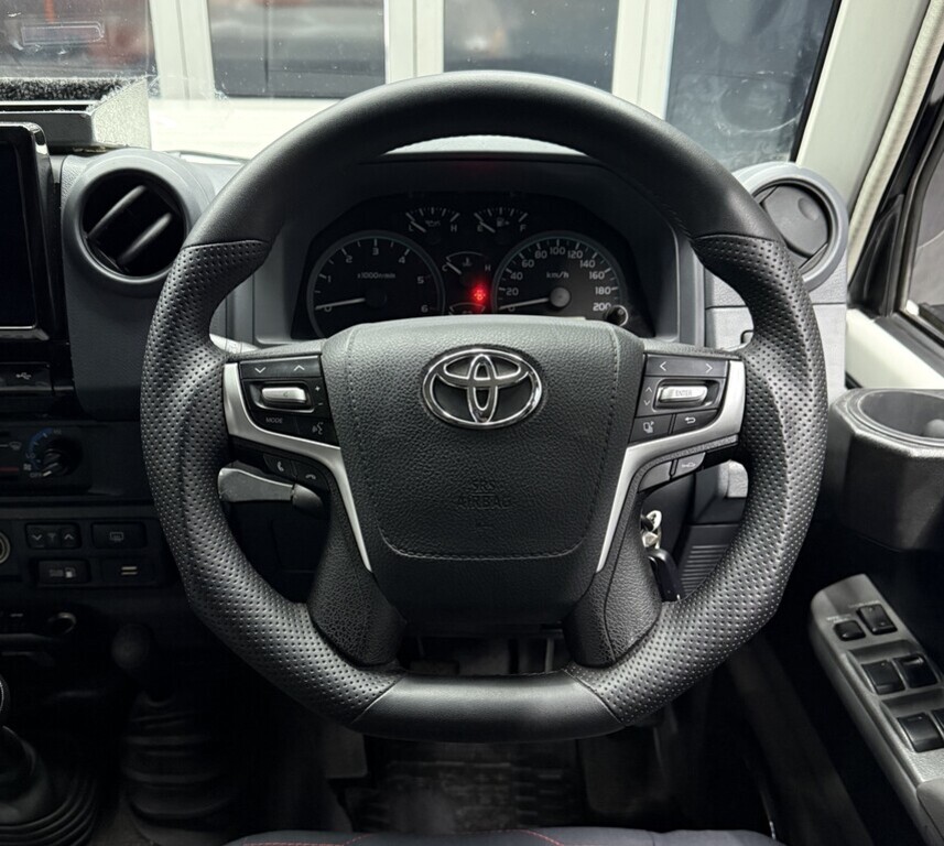 TOYOTA LAND CRUISER 76 LANDCRUISER 76 4.5D V8 S/W - 12