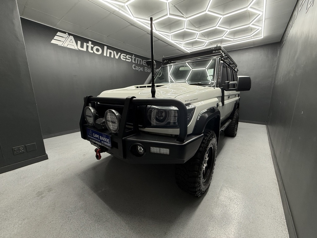 TOYOTA LAND CRUISER 76 LANDCRUISER 76 4.5D V8 S/W - 6