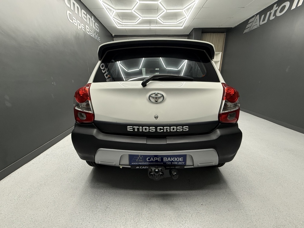 TOYOTA ETIOS ETIOS CROSS 1.5 Xs 5Dr - 4