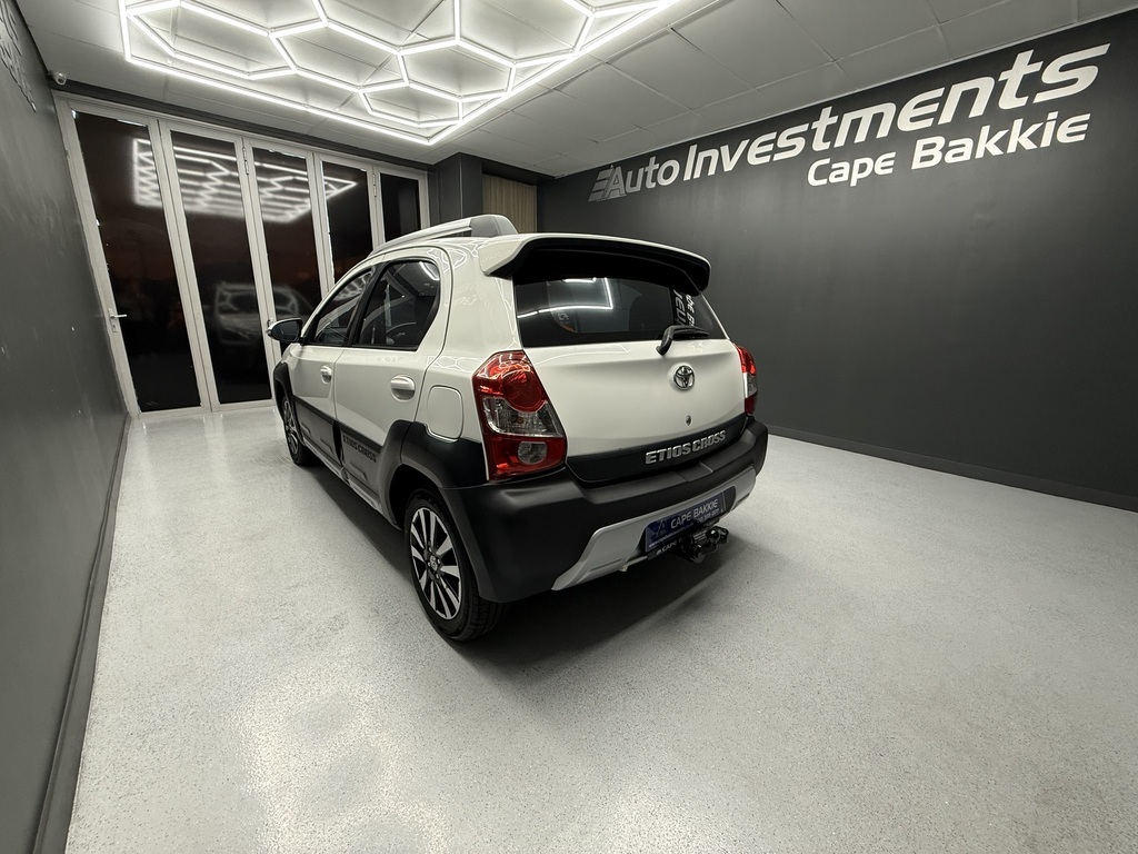 TOYOTA ETIOS ETIOS CROSS 1.5 Xs 5Dr - 5