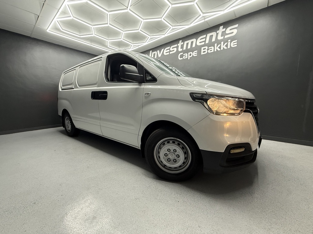 HYUNDAI H-1 H-1 2.5 CRDi A/C F/C P/V A/T - 1