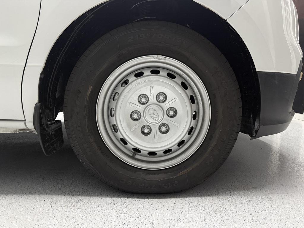 HYUNDAI H-1 H-1 2.5 CRDi A/C F/C P/V A/T - 14