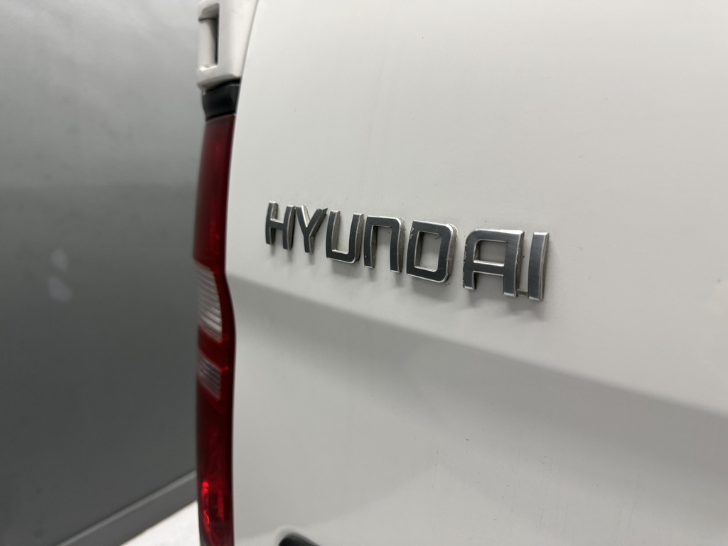 HYUNDAI H-1 H-1 2.5 CRDi A/C F/C P/V A/T - 15