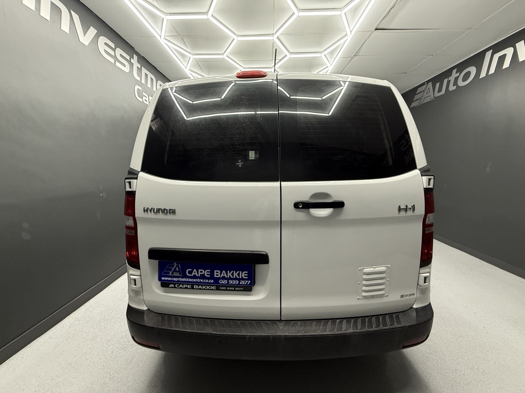 HYUNDAI H-1 H-1 2.5 CRDi A/C F/C P/V A/T - 4