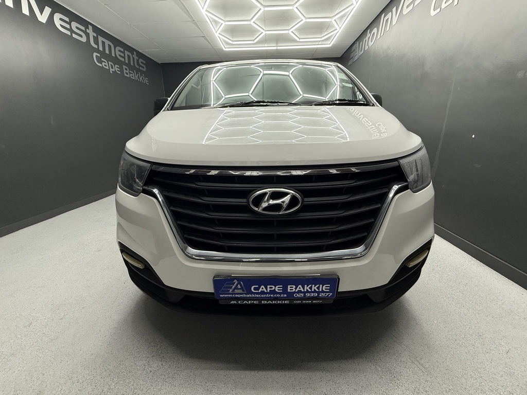 HYUNDAI H-1 H-1 2.5 CRDi A/C F/C P/V A/T - 7