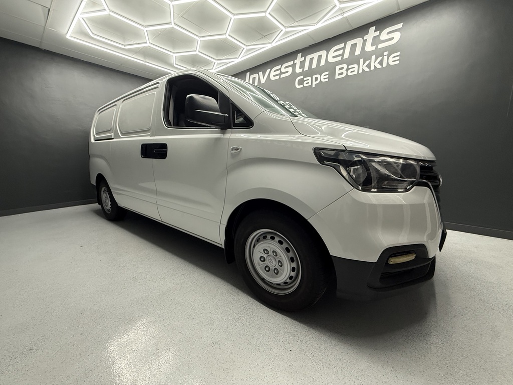 HYUNDAI H-1 H-1 2.5 CRDi A/C F/C P/V A/T - 8
