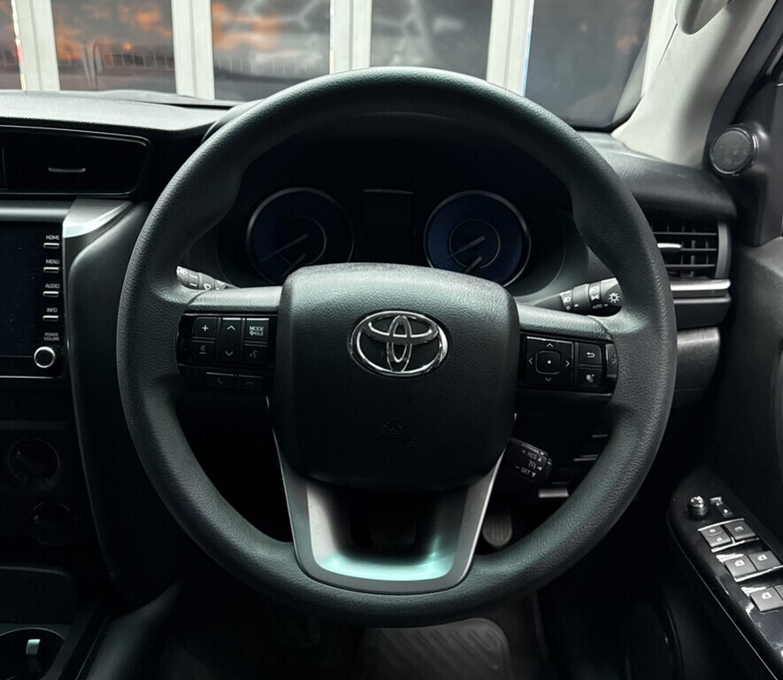 TOYOTA FORTUNER FORTUNER 2.4GD-6 4X4 A/T - 12