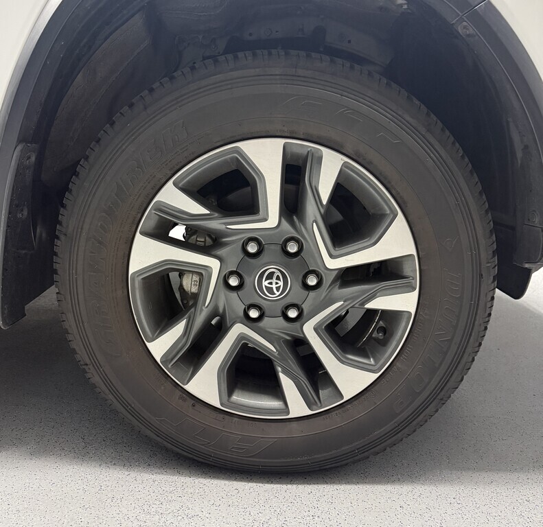 TOYOTA FORTUNER FORTUNER 2.4GD-6 4X4 A/T - 17