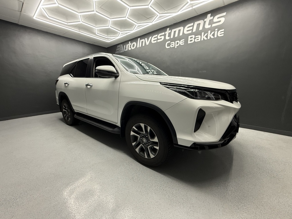 TOYOTA FORTUNER FORTUNER 2.4GD-6 4X4 A/T - 7